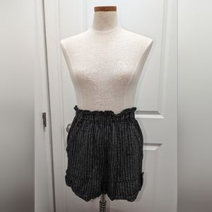 Time and Tru black/white belted linen shorts